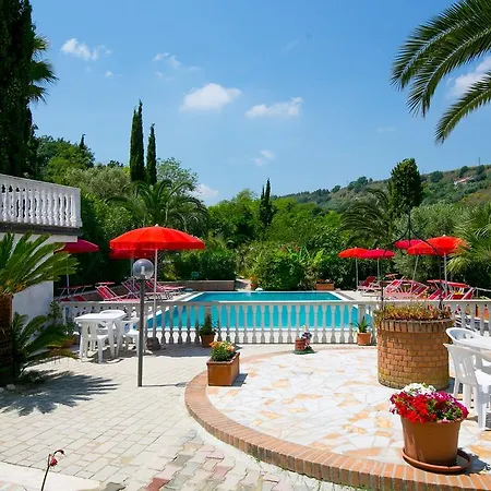 La Panoramica Σαν Μπενεντέτο ντελ Τρόντο